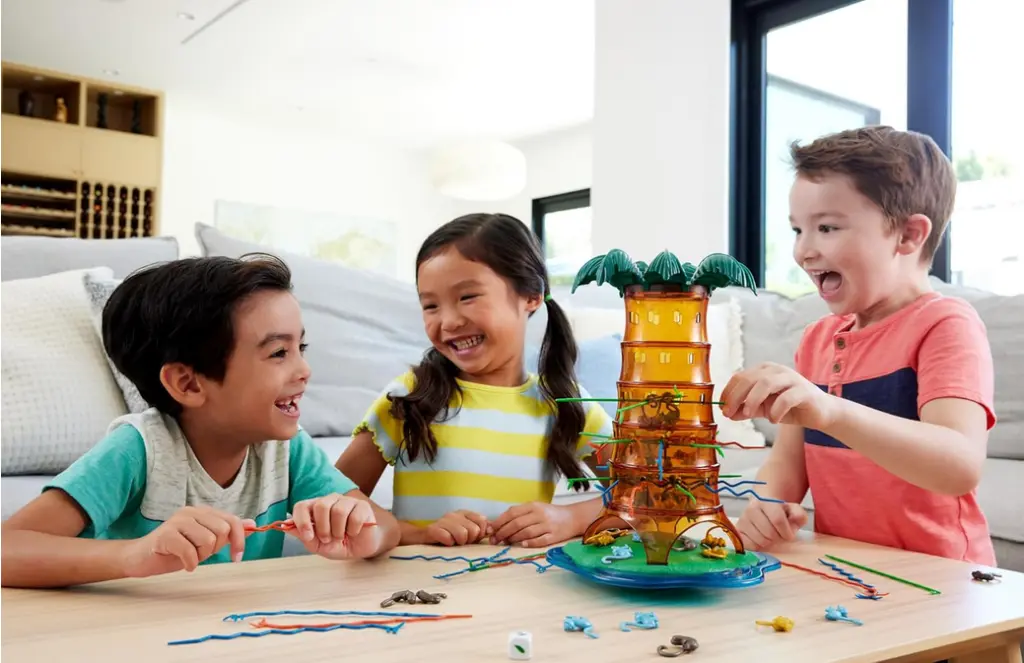 Screenshot 2025-07-17 at 23-23-03 Amazon.com Mattel Games Kerplunk Rockin’ Tree Party Game for Kids Families & Parties Features Animal Pieces Juguetes y Juegos.webp